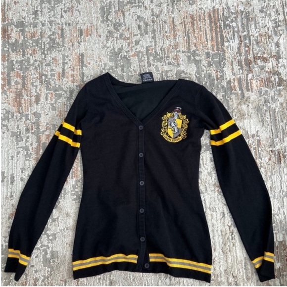 Stylish Black and Yellow Women's Cardigan - Picture 2 of 4